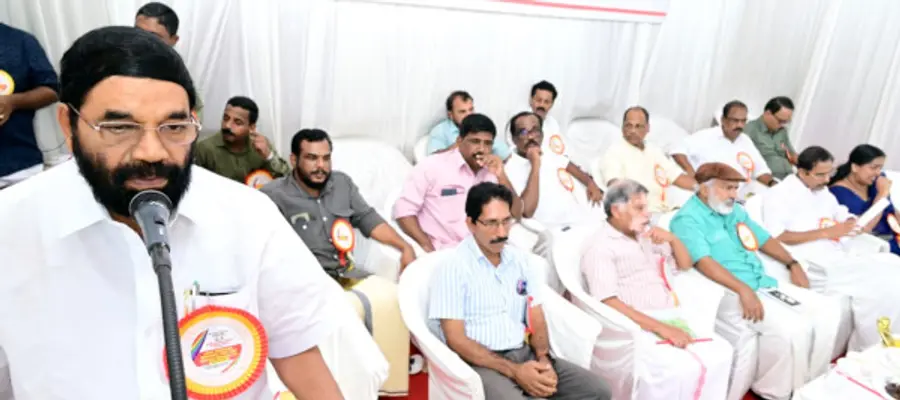 കേരള സഹകരണ വികസന ക്ഷേമനിധി ഫയല് തീര്പ്പാക്കാല് അദാലത്തും ധനസഹായ വിതരണവും മന്ത്രി വി എന് വാസവന് ഉദ്ഘാടനംചെയ്യുന്നു