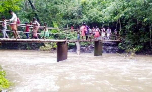 വെള്ളരിക്കയയിൽ നിലവിലുള്ള നടപ്പാലം