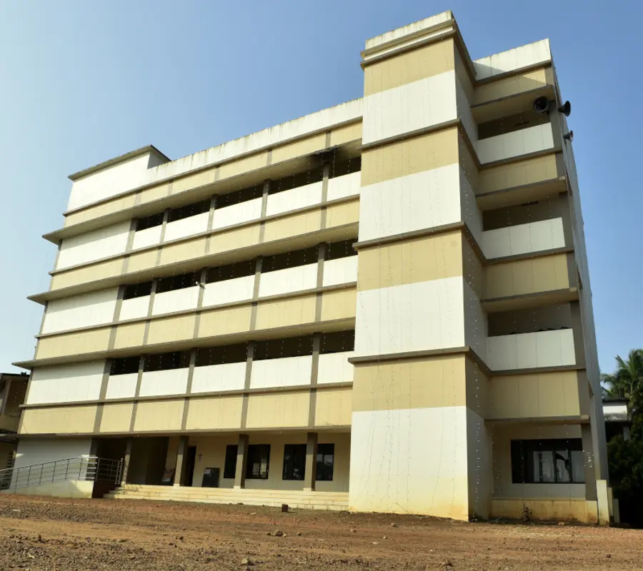 കി-ഫ്‌ബി പദ്ധതിയിൽ നിർമിച്ച ചായ്യോത്ത്‌ ജിഎച്ച്‌എസ്‌എസ്‌ കെട്ടിടം