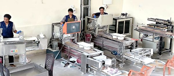 ഉദുമ വനിതാ സർവീസ് സഹകരണസംഘത്തിന്റെ ചപ്പാത്തി മെയ്‌ക്കിങ്‌ യൂണിറ്റ്‌