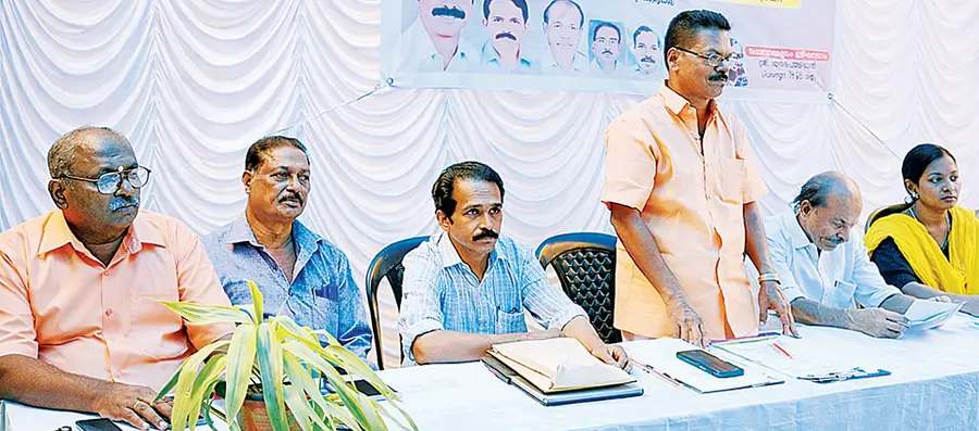 തണ്ടാൻ അസോസിയേഷൻ സംസ്ഥാന സമ്മേളനം പ്രസിഡന്റ് എൻ പൊടിയൻ ഉദ്ഘാടനംചെയ്യുന്നു