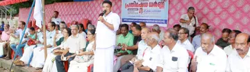 സീനിയർ സിറ്റിസൺസ് ഫ്രണ്ട്സ് വെൽഫെയർ അസോസിയേഷൻ ജില്ലാ കമ്മിറ്റിയുടെ നേതൃത്വത്തിൽ കലക്ടറേറ്റിന് മുന്നിൽ നടന്ന ധർണ സിപിഐ എം ജില്ലാ കമ്മിറ്റിയംഗം പി കെ ഡേവീസ് ഉദ്ഘാടനം ചെയ്യുന്നു