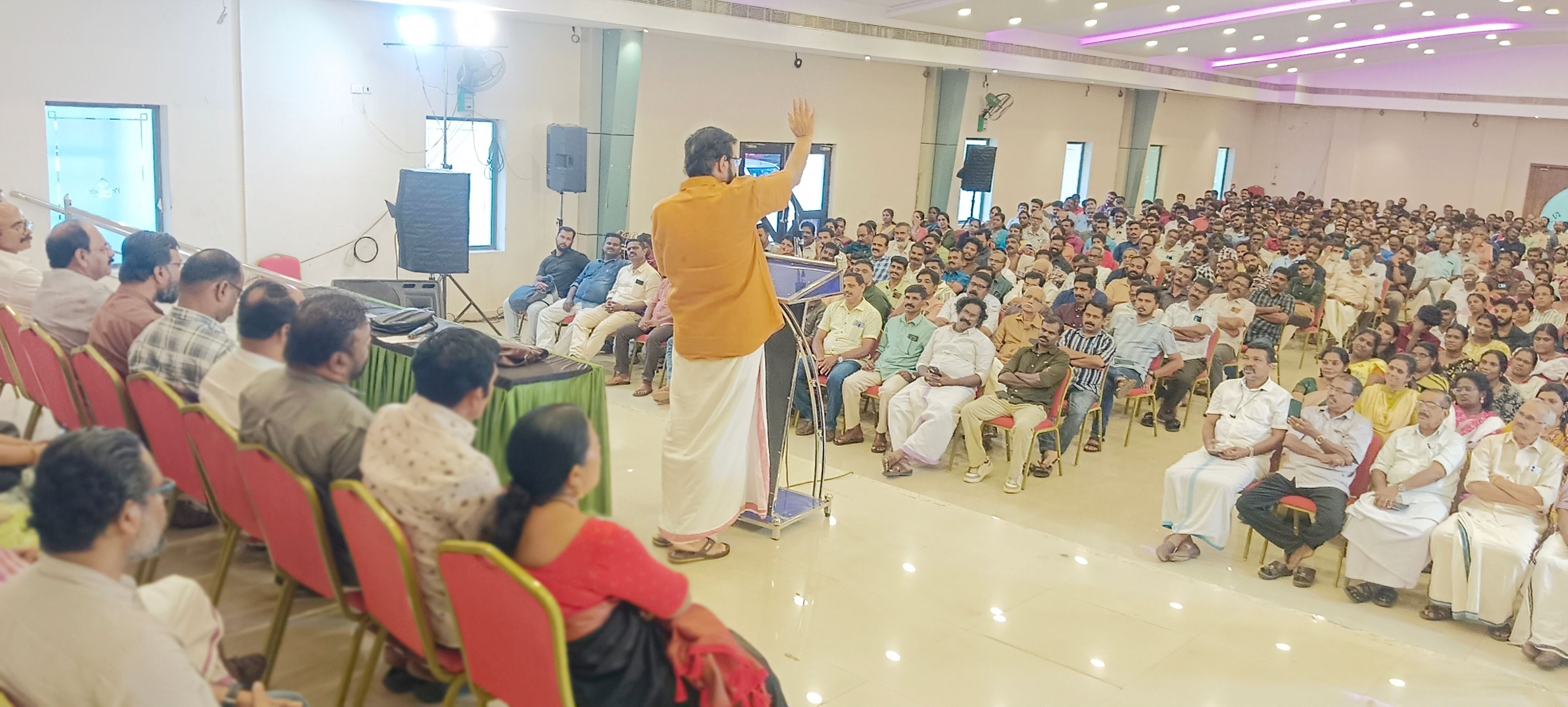 ‘മാധ്യമങ്ങളുടെ മൂലധന പക്ഷപാതിത്വം’ സെമിനാർ പ്രൊഫ. സി രവീന്ദ്രനാഥ് എംഎൽഎ ഉദ്ഘാടനം ചെയ്യുന്നു