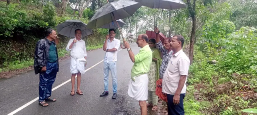 മടിക്കൈ പഞ്ചായത്തിലെ മുണ്ടോട്ട് പാലവും ഹെയർപിൻ വളവ് പ്രദേശവും കാഞ്ഞങ്ങാട് പിഡബ്ല്യുഡി എഇയുടെ നേതൃത്വത്തിൽ സന്ദർശിക്കുന്നു
