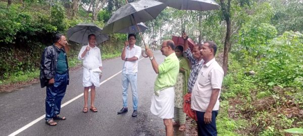 മടിക്കൈ പഞ്ചായത്തിലെ മുണ്ടോട്ട് പാലവും ഹെയർപിൻ വളവ് പ്രദേശവും കാഞ്ഞങ്ങാട് പിഡബ്ല്യുഡി എഇയുടെ നേതൃത്വത്തിൽ സന്ദർശിക്കുന്നു