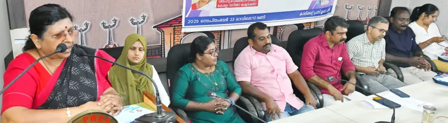 കേരള വനിതാ കമീഷൻ, കേരള പത്രപ്രവര്‍ത്തക യൂണിയൻ കോഴിക്കോട്‌ ജില്ലാ കമ്മിറ്റിയുമായി  സഹകരിച്ച് സംഘടിപ്പിച്ച ‘പോഷ് ആക്ട് 2013’ സെമിനാര്‍  സംസ്ഥാന വനിതാ കമീഷൻ അധ്യക്ഷ പി സതീദേവി ഉദ്‌ഘാടനം ചെയ്യുന്നു