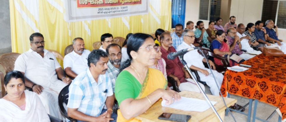 റവന്യൂ ജില്ലാ സ്കൂൾ കലോത്സവം സംഘാടകസമിതി രൂപീകരണ യോഗം കൊയിലാണ്ടി നഗരസഭാ ചെയർപേഴ്സൺ കെ പി സുധ  ഉദ്ഘാടനം ചെയ്യുന്നു