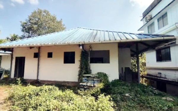 പൂടങ്കല്ലിലെ താലൂക്ക് ആശുപത്രിയിൽ നിർമാണം നിലച്ച ഐസൊലേഷൻ വാർഡ്