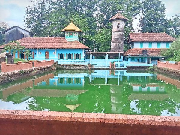 നവീകരണപ്രവൃത്തി നടക്കുന്ന വളപട്ടണത്തെ  കക്കുളങ്ങര പള്ളി 