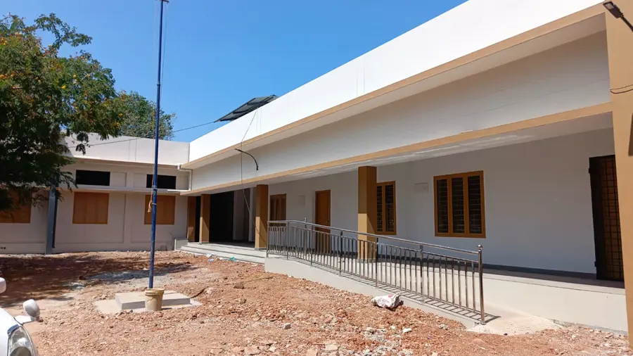 മൂന്നുകോടി പ്ലാന്‍ ഫണ്ട് ഉപയോഗിച്ച് നിര്‍മിച്ച കുറ്റൂര്‍ സിഎംജിഎച്ച്എസ്എസ്