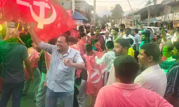 ഹേമാംബിക നഗറിൽ എൽഡിഎഫ് പ്രവർത്തകരുടെ ആഹ്ലാദപ്രകടനം