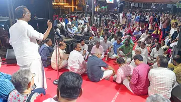ജന്തർ മന്തർ പ്രക്ഷോഭ സമിതിയുടെ നേതൃത്വത്തിൽ കോഴിക്കോട് ബീച്ചിൽ നടന്ന ജന്തർ മന്തർ  എൽഡിഎഫ് കൺവീനർ ടി പി രാമകൃഷ്ണൻ ഉദ്‌ഘാടനം ചെയ്യുന്നു