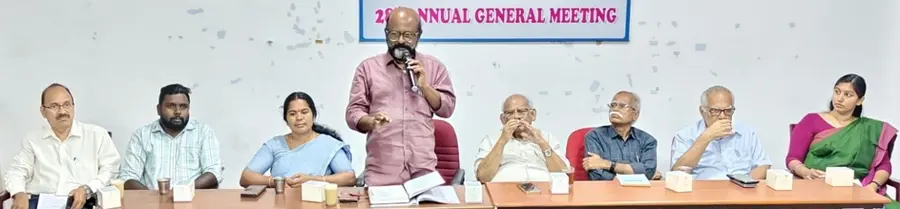 പാലക്കാട് സ്മാൾ ഹൈഡ്രോ കമ്പനി ലിമിറ്റഡ് ഓഹരി ഉടമകളുടെ  യോഗത്തിൽ ജില്ലാ പഞ്ചായത്ത്‌ പ്രസിഡന്റ്‌  എസ്‌ ബി രാജു സംസാരിക്കുന്നു 