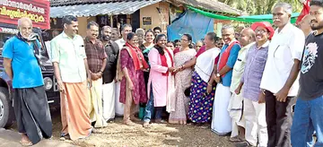 ജില്ലാ പഞ്ചായത്ത്‌ പെരിയ ഡിവിഷൻ എൽഡിഎഫ് സ്ഥാനാർഥി കെ കെ സോയയുടെ രണ്ടാംഘട്ട  പര്യടനത്തിൽ  ബഡിക്കിക്കണ്ടത്ത് വോട്ടർമാർക്കിടയിൽ