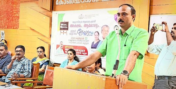 ‘അക്ഷരം ആരോഗ്യം’ സമഗ്ര സ്‌കൂള്‍ ആരോഗ്യ പദ്ധതി  ജില്ലാതല ഉദ്ഘാടനം ജില്ലാ പഞ്ചായത്ത് പ്രസിഡന്റ്  ബിനോയ് കുര്യന്‍ നിര്‍വഹിക്കുന്നു