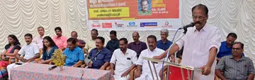 ദേശാഭിമാനി അക്ഷരമുറ്റം ടാലന്റ് ഫെസ്റ്റ് ഉപജില്ലാ മത്സരങ്ങളുടെ ജില്ലാ ഉദ്‌ഘാടനം നെന്മാറ ഗവ. ബോയ്സ് ഹയർ സെക്കൻഡറി സ്കൂളിൽ  സിപിഐ എം ജില്ലാ സെക്രട്ടറി വി ചെന്താമരാക്ഷൻ നിർവഹിക്കുന്നു