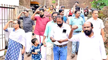 കെഎസ്‌ടിഎ നേതൃത്വത്തിൽ കാസർകോട്ട്‌ നടത്തിയ പ്രകടനം