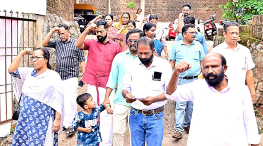 കെഎസ്ടിഎ നേതൃത്വത്തിൽ കാസർകോട്ട് നടത്തിയ പ്രകടനം