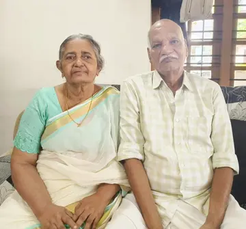 ചാലിശേരിയിലെ അധ്യാപക ദമ്പതിമാരായ കൊച്ചുകുഞ്ഞനും ലില്ലിയും