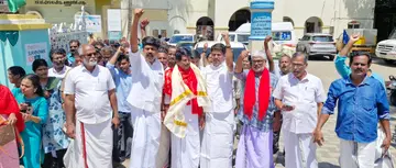 എൽഡിഎഫ് പ്രവർത്തകർ ചിറ്റൂരിൽ നടത്തിയ പ്രകടനം