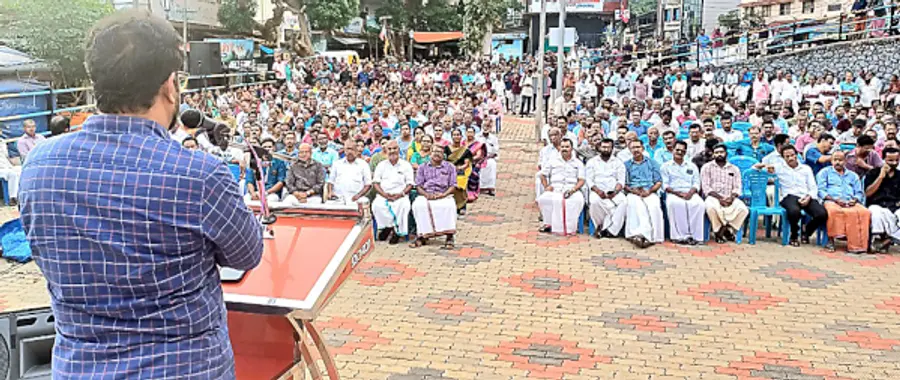 സിപിഐ എം ശ്രീകണ്ഠപുരത്ത് സംഘടിപ്പിച്ച ‘ഭീകരവാദത്തിനെതിരെ മാനവികത’ ജനസദസ് കേന്ദ്രകമ്മിറ്റിയംഗം ജോൺ ബ്രിട്ടാസ് എംപി ഉദ്ഘാടനംചെയ്യുന്നു