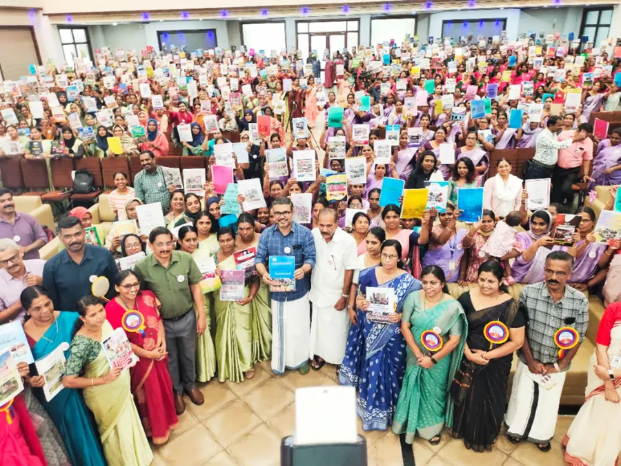 ഏഴ് ജില്ലകളിലെ സിഡിഎസ് പ്രോഗ്രസ് റിപ്പോർട്ട് മന്ത്രി എം ബി രാജേഷ് പ്രകാശിപ്പിക്കുന്നു