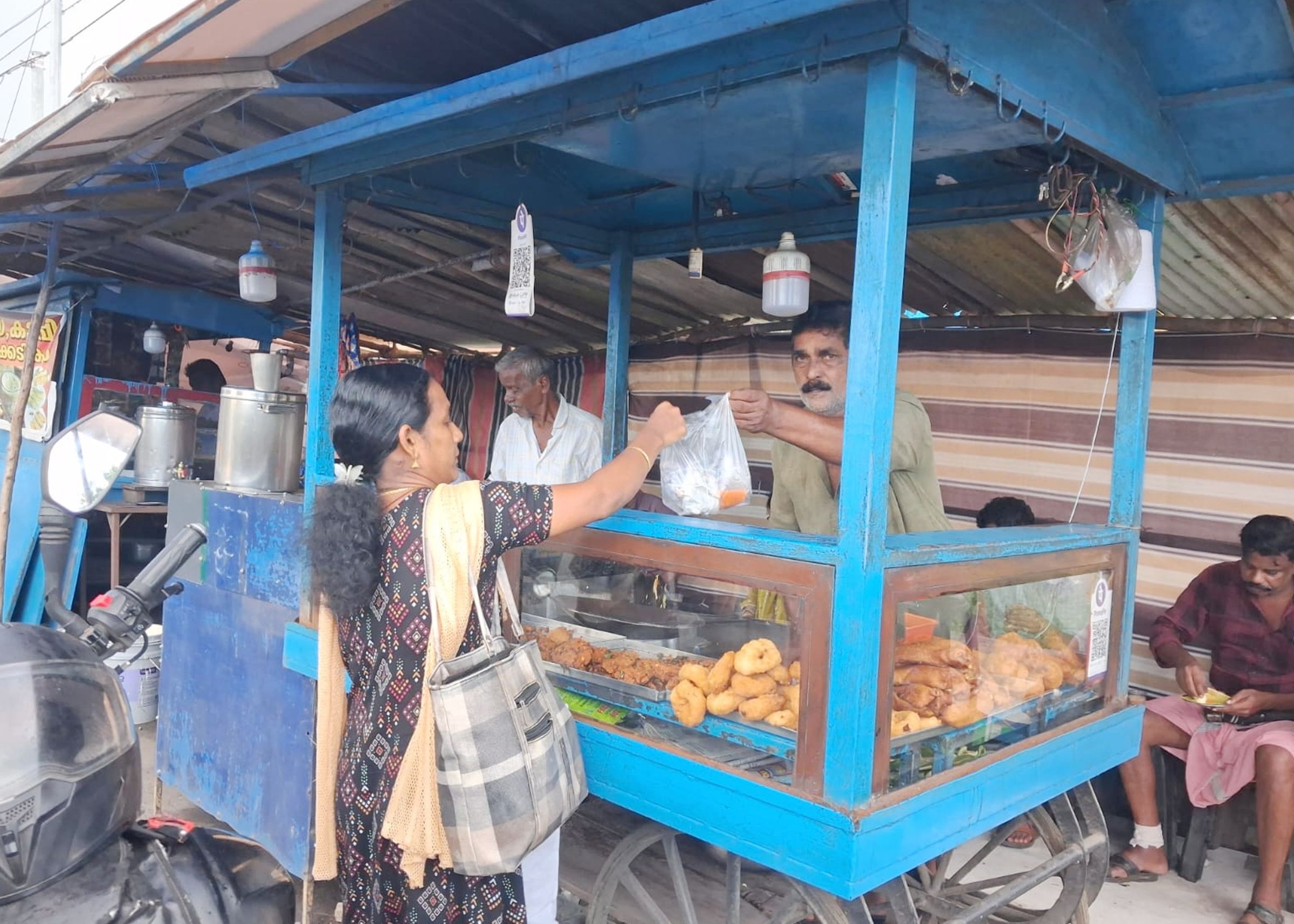 പാലക്കാട്‌ മുൻസിപ്പൽ ബസ്‌ സ്റ്റാൻഡിന്‌ സമീപത്തെ തട്ടുകട