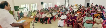 കേരള സ്റ്റേറ്റ് ലൈബ്രേറിയൻസ് യൂണിയൻ ജില്ലാ സമ്മേളനം സിഐടിയു ജില്ലാ സെക്രട്ടറി എം ഹംസ ഉദ്ഘാടനം ചെയ്യുന്നു