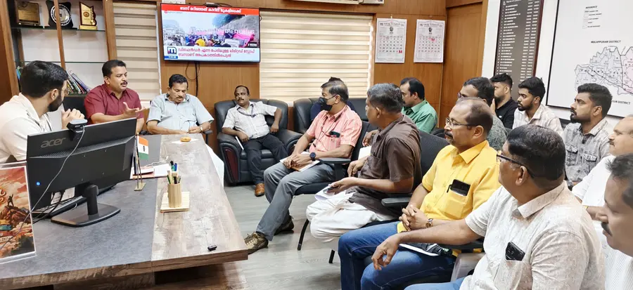 ഒറ്റപ്പാലം –- ചെർപ്പുളശേരി റൂട്ടിലെ സ്വകാര്യ ബസുടമകളും എംഎൽഎമാരുമായി ചേർന്ന യോഗം