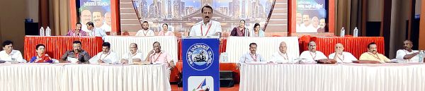 കേരള പ്രവാസി സംഘം ജില്ലാ സമ്മേളനം   സംസ്ഥാന പ്രസിഡന്റ്‌ ഗഫൂർ പി ലില്ലീസ്‌ ഉദ്‌ഘാടനം ചെയ്യുന്നു