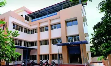 അഴീക്കോട് മള്‍ട്ടി പര്‍പ്പസ് സൈക്ലോണ്‍ ദുരിതാശ്വാസ അഭയകേന്ദ്രം