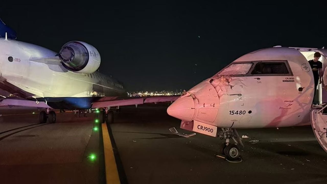 Airplane collission.jpg