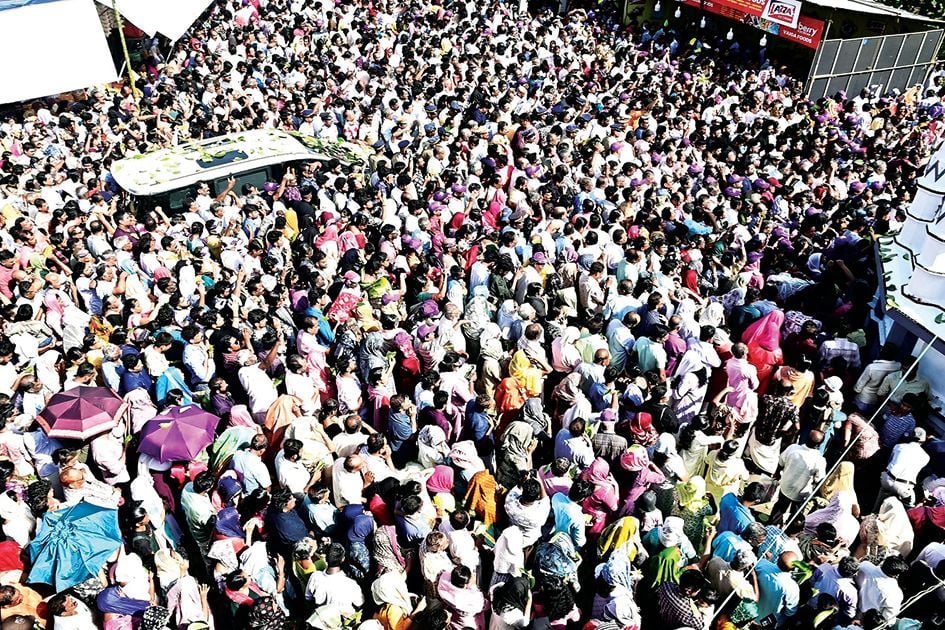 കൊടിയേറ്റിന് പങ്കെടുത്തവർ