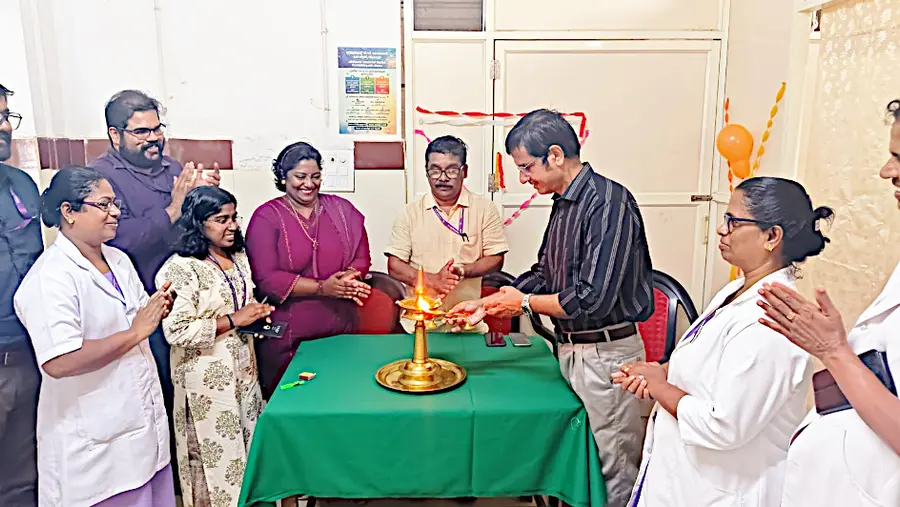 മെഡിക്കൽ കോളേജ് ആശുപത്രിയിൽ ആരംഭിച്ച സ്പെഷ്യൽ ക്ലിനിക്കുകൾ  ഡോ. ബി പത്മകുമാർ ഉദ്ഘാടനംചെയ്യുന്നു