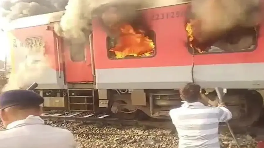 AmritsarSaharsa Garib Rath Express Fire