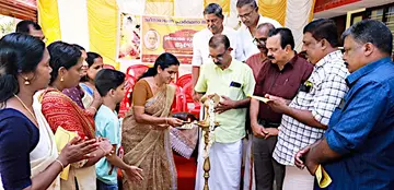 ആര്യാട് ഐക്യഭാരതം ശ്രീനാരായണ പ്രാർഥനാസമിതിയുടെ ഗുരുജയന്തി ആഘോഷ സമ്മേളനം
ജില്ലാ പഞ്ചായത്ത് വൈസ്പ്രസിഡന്റ് അഡ്വ. ഷീന സനൽകുമാർ ഉദ്ഘാടനംചെയ്യുന്നു