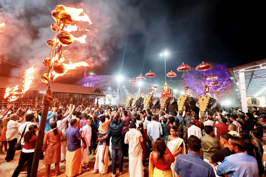 വൈക്കത്തഷ്ടമിയുടെ പതിനൊന്നാം ഉത്സവദിവസം മഹാദേവ ക്ഷേത്രത്തിൽ നടന്ന കാഴ്ചശ്രീബലി