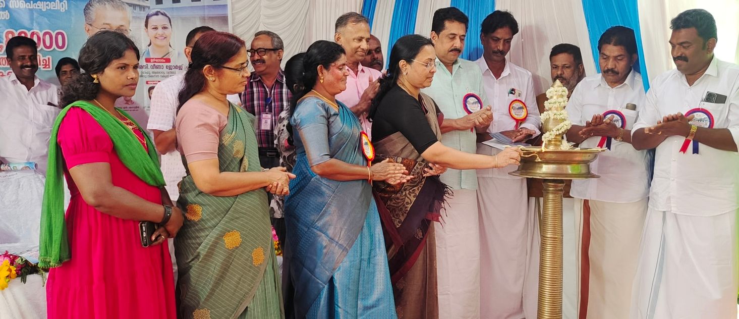 കോട്ടത്തറ താലൂക്ക് ട്രൈബൽ സ്പെഷ്യാലിറ്റി ആശുപത്രിയിലെ വിവിധ പദ്ധതികൾ മന്ത്രി വീണാ ജോർജ് ഉദ്ഘാടനം ചെയ്യുന്നു