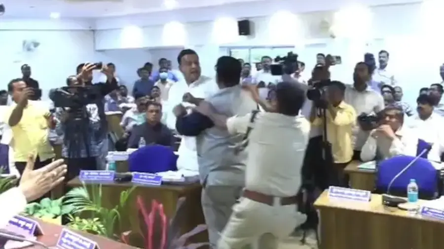 BJP MLA and Cong MLC clash