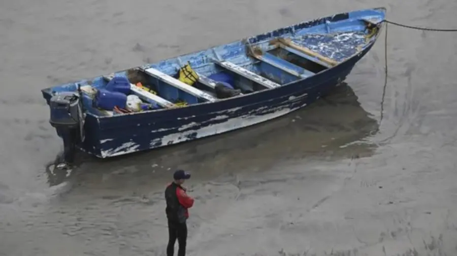 BOAT CAPSIZE SANDIAGO