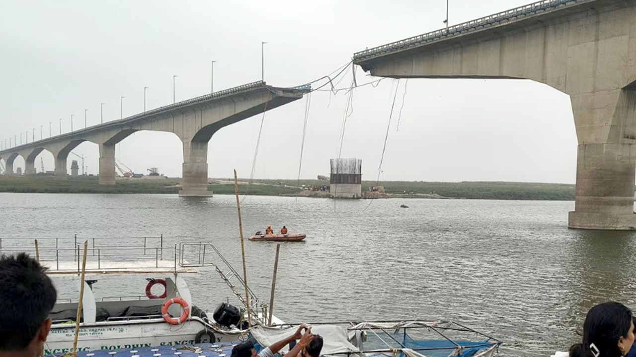 Bihar Bridge Collapse.jpg