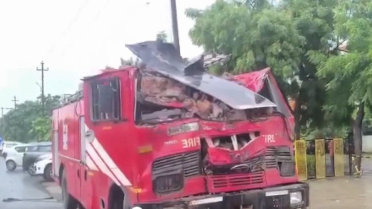 Building Collapse on Fire Engine.jpg