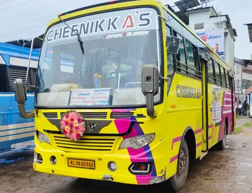 റീത്ത് വച്ച് അവസാന സര്‍വീസ് നടത്തിയ ചീനിക്കാസ് ബസ്‌