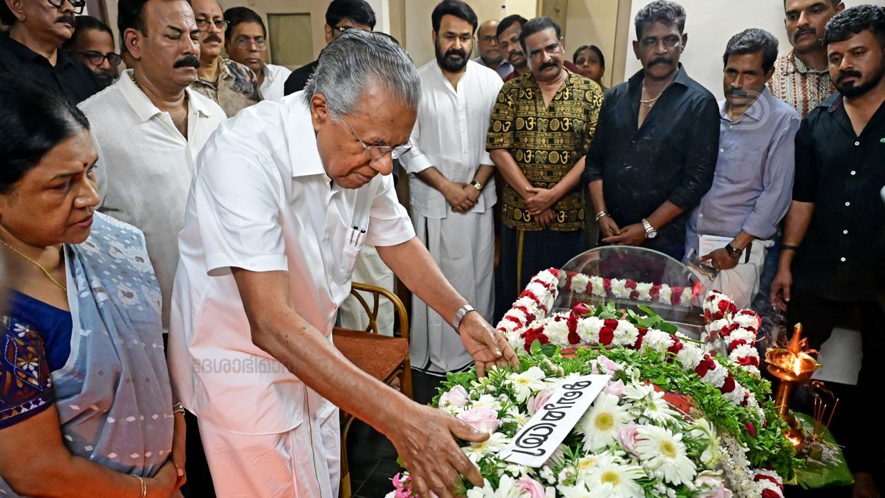 CM Pinarayi Vijayan homage to mohanlal's mother