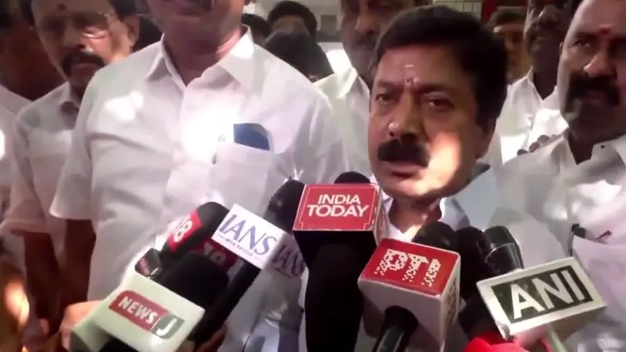 C V SHANMUGAM AIADMK