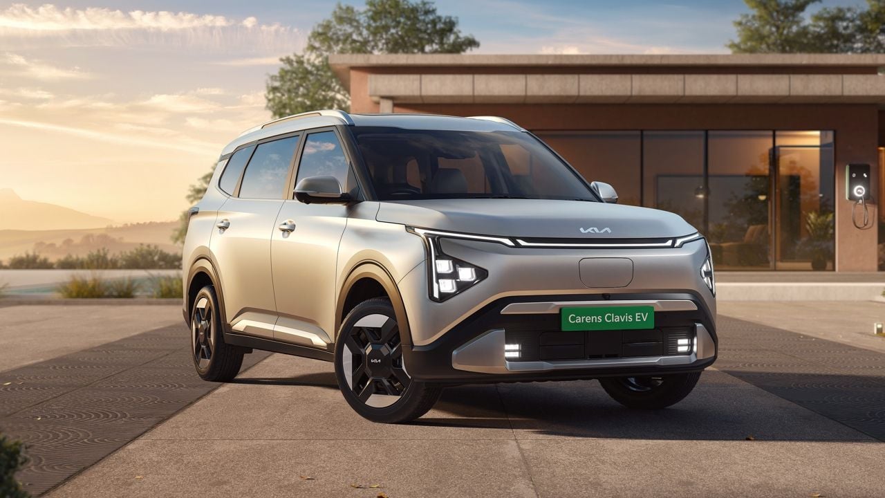 Carens Clavis EV
