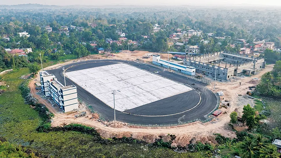 ഒന്നാം ഘട്ടം പൂർത്തീകരിച്ച് ഉദ്ഘാടനത്തിന് തയ്യാറായ ജില്ല സ്റ്റേഡിയം