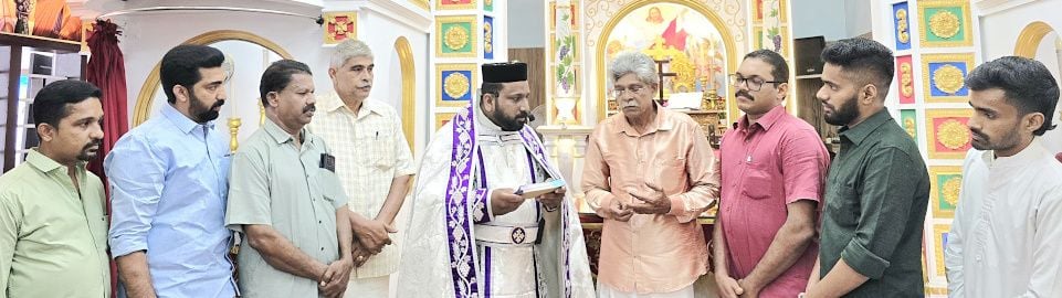 Parish vicar Fr. Ranjan T. John inaugurates the Sapthathi fundraiser at St. Mary's and St. George Orthodox Syrian Church, Puliyur