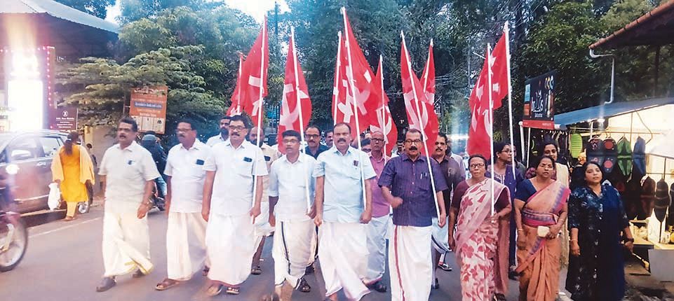 സിപിഐ എം ചാരുംമൂട്ടിൽ സംഘടിപ്പിച്ച പ്രതിഷേധ പ്രകടനം