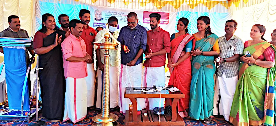 പാലമേൽ പഞ്ചായത്ത് മറ്റപ്പള്ളി വാർഡിൽ ബിനോയ് വിശ്വം എംപിയുടെ ആസ‍്തിവികസന ഫണ്ടും പഞ്ചായത്ത് ഫണ്ടും ഉപയോഗിച്ച് നിർമിച്ച സ്മാർട്ട് അങ്കണവാടി മന്ത്രി പി പ്രസാദ് ഉദ്ഘാടനംചെയ്യുന്നു